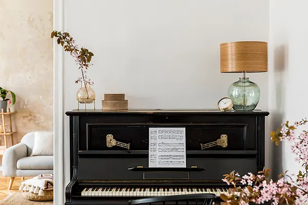 A piano in a room